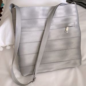 Harveys Streamline Crossbody Purse